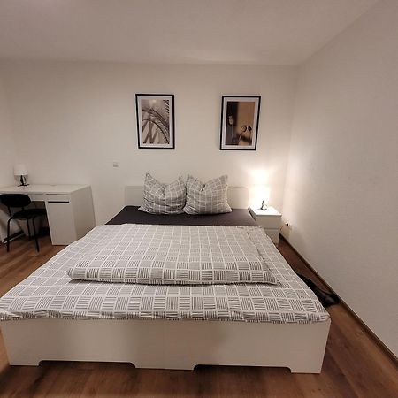 Living Flat, Eine Wohnung Mit Zwei Schlafzimmern Und Balkon Schorndorf  Zewnętrze zdjęcie
