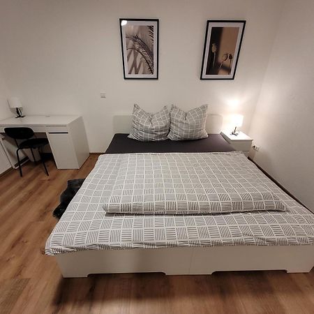 Living Flat, Eine Wohnung Mit Zwei Schlafzimmern Und Balkon Schorndorf  Zewnętrze zdjęcie