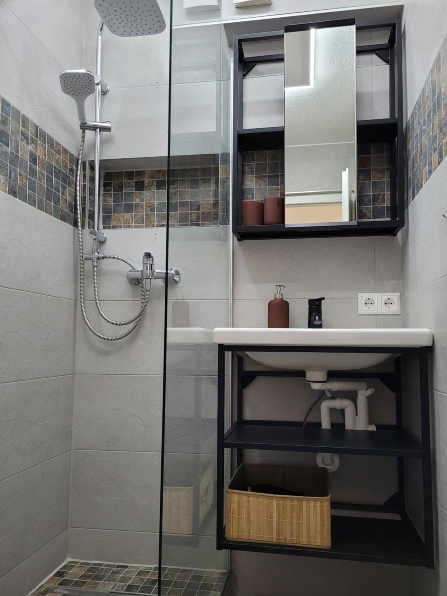 Living Flat, Eine Wohnung Mit Zwei Schlafzimmern Und Balkon Schorndorf  Zewnętrze zdjęcie