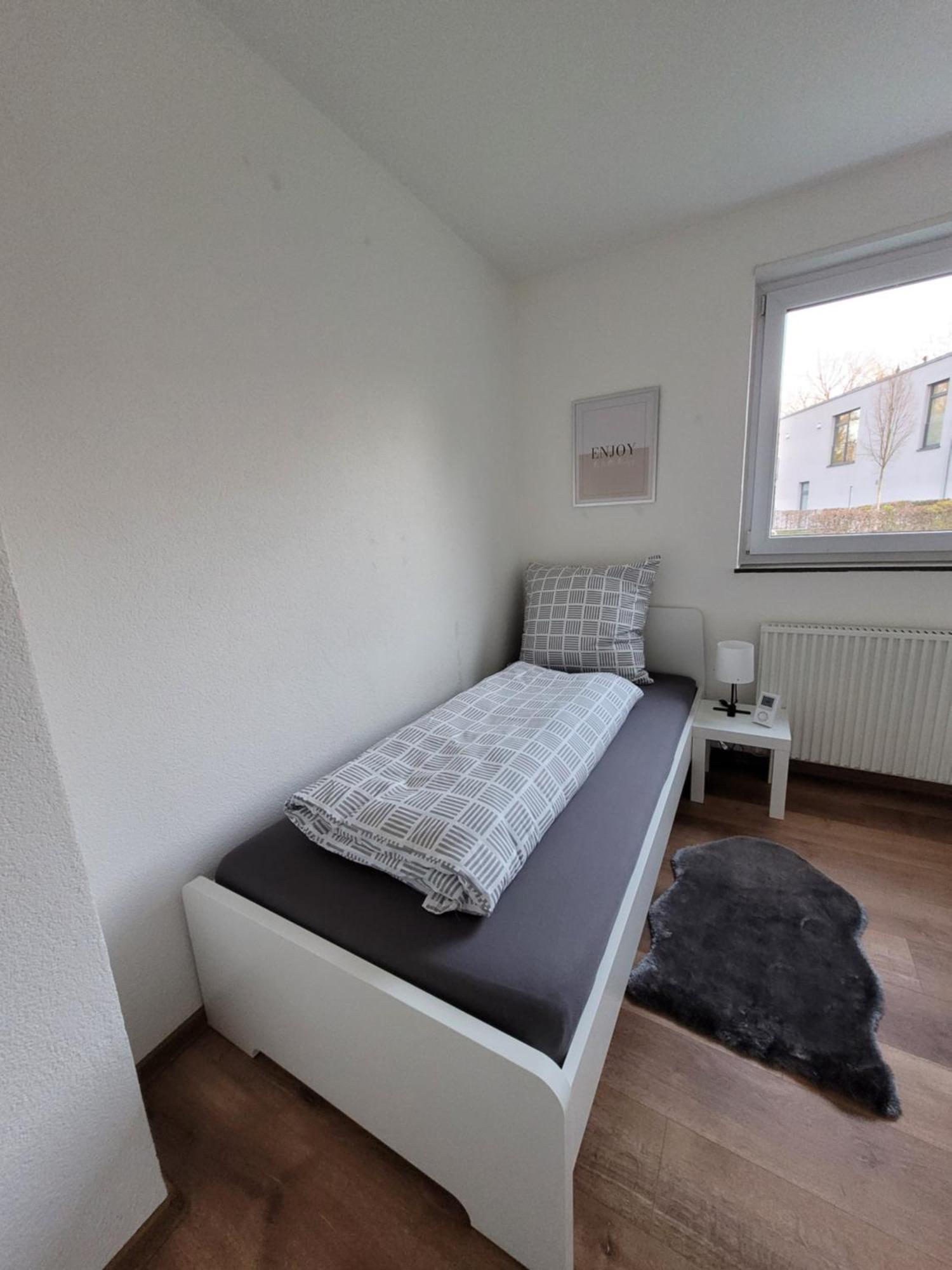 Living Flat, Eine Wohnung Mit Zwei Schlafzimmern Und Balkon Schorndorf  Zewnętrze zdjęcie